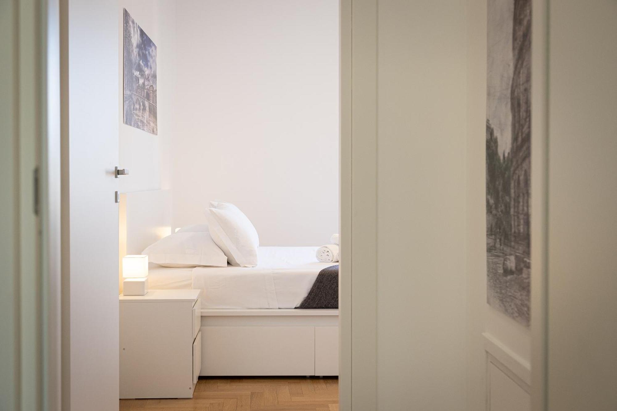 Apartment Colosseo Modern By In Rom